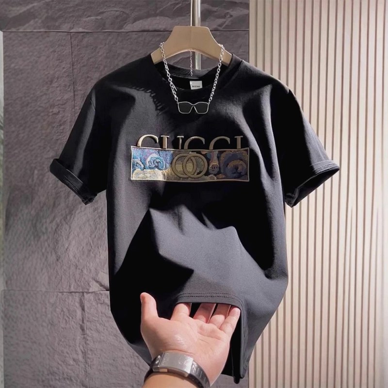 The Chest Print Is the Whole Shirt: Hands-On With the $7.31 Gucci Black Crewneck